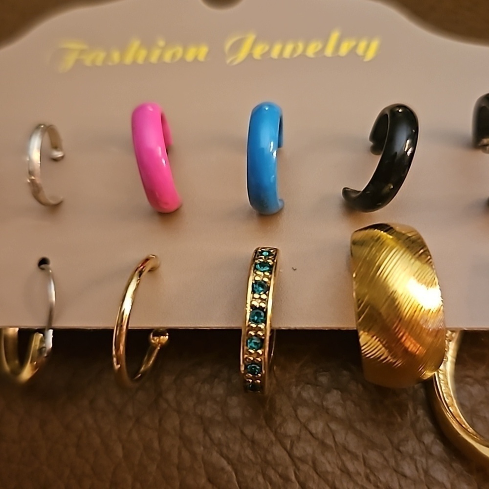 Vintage Assorted Single Huggie Hoop Earrings - Picture 3 of 4